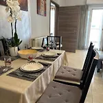 Alexandros Family Apartman *